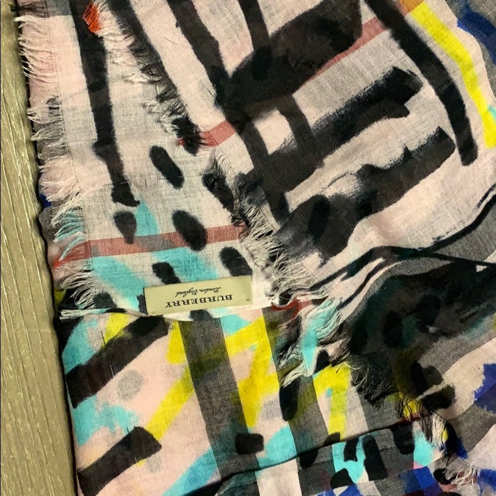 Burberry Pink Graffiti Scarf - pre owned - Picture 7 of 10